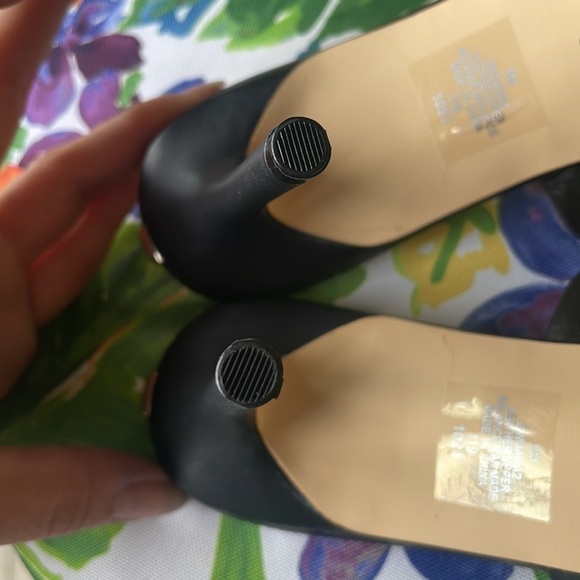 Brand New Guess Genuine Leather Black Heeled Sandals Knotted Slip-On Stilettos - Picture 15 of 16